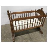 Wood bassinet crib