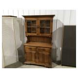 Hutch 73" x 42" x 19"