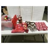 Valentines decor in tote