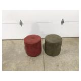 2 ottomans