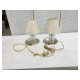 2 lamps
