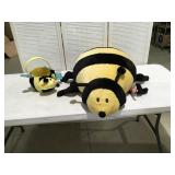 Large bee & bee basket