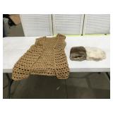 2 muffs & macerme vest
