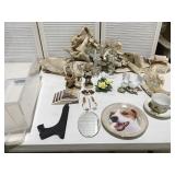 Miscellaneous decor in tote