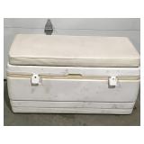 Large igloo cooler with cushion 40 inches