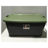 Sterlite 30 gallon storage tote