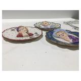 3 Glass plates and hangers