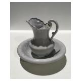Small pitcher and bowl