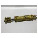 John Deere hydraulic cylinder 2 1/2" x 8"
