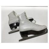 Ice skates, size 6