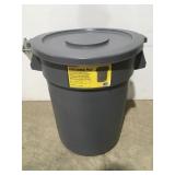 Rubbermaid professional plus brute, 32 gallon