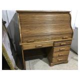 Wood roll top desk 48 1/2 w x 53ï¿½ t x 29ï¿½