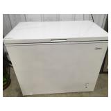 Midea chest freezer 39' x 23 1/2ï¿½ deep 33 1/2
