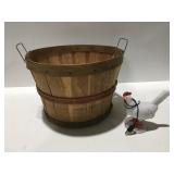 Basket and chicken light