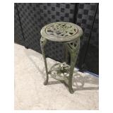 Metal plant stand 25ï¿½ tall