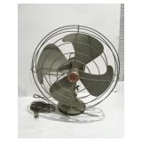 Vintage Large GE fanWorks on all three speeds