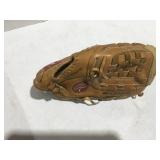 Rawlings, 1017 glove