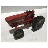 Ertl international tractor