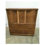 Dresser 42' x 46' x 18.5'