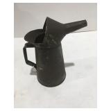 Vintage 1/2 gallon oil pouring can