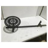 Outdoor garden hose holder