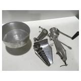 Squeezo juicer grinder