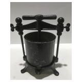 Vintage Fruit press no.2, 4 quart
