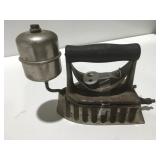 Vintage The Moniton gas iron