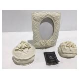 Napoleon find porcelain items Music box