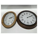 2 Wall clocks