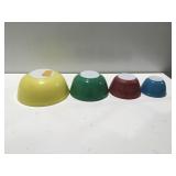 Pyrex nesting mixing bowls