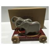 Henn pull toy Elephants