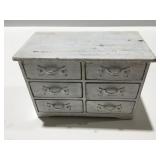 Jewelry box with rings