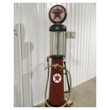 Wayne 615 visible display gas pump, approximately