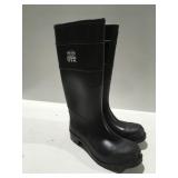 Boss size 8 rubber boot