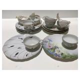 Lucille porcelain snack, plates and cups, gold