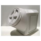 Gamma 2 pet food container