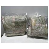 2 twin comforters