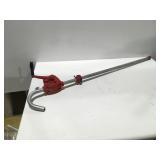 Manual barrel pump