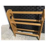Wood quilt rack 27 1/2 inches