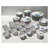 Noritake daisy pattern Dishware