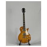 Hondo 748 Deluxe Guitar