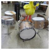 ANTIQUES - HOUSEHOLD - COLLECTIBLES