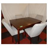 Very Nice Small Dinning Room Table & Chairs
