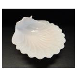 Vtg Cambridge Crown Tuscan Milk Glass Shell Bowl