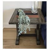 Pair of wood end Tables