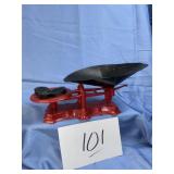 Vtg. Stuart and Peterson cast-iron balance scale,