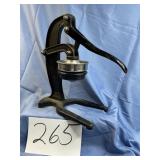Vtg. R.Z.A. juicer cast a.u inu  hand juicer
