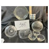 Vtg. Pyrex baking casserole, lids and more.