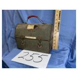 Vtg  tin lunchbox